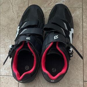 Black Peloton Cycling Shoes with Red Trim, size 43/9.5
